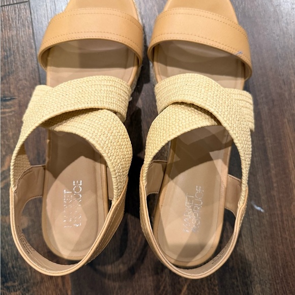 Market & Spruce Tan Espadrille Wedges worn once - Picture 2 of 4